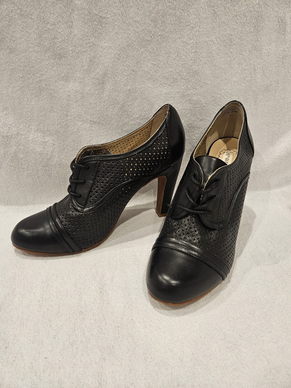 Audrey Brooke Willow Black Lace-up Booties 8.5 Pin Up, Cosplay, Rock A Billy - Picture 2 of 9